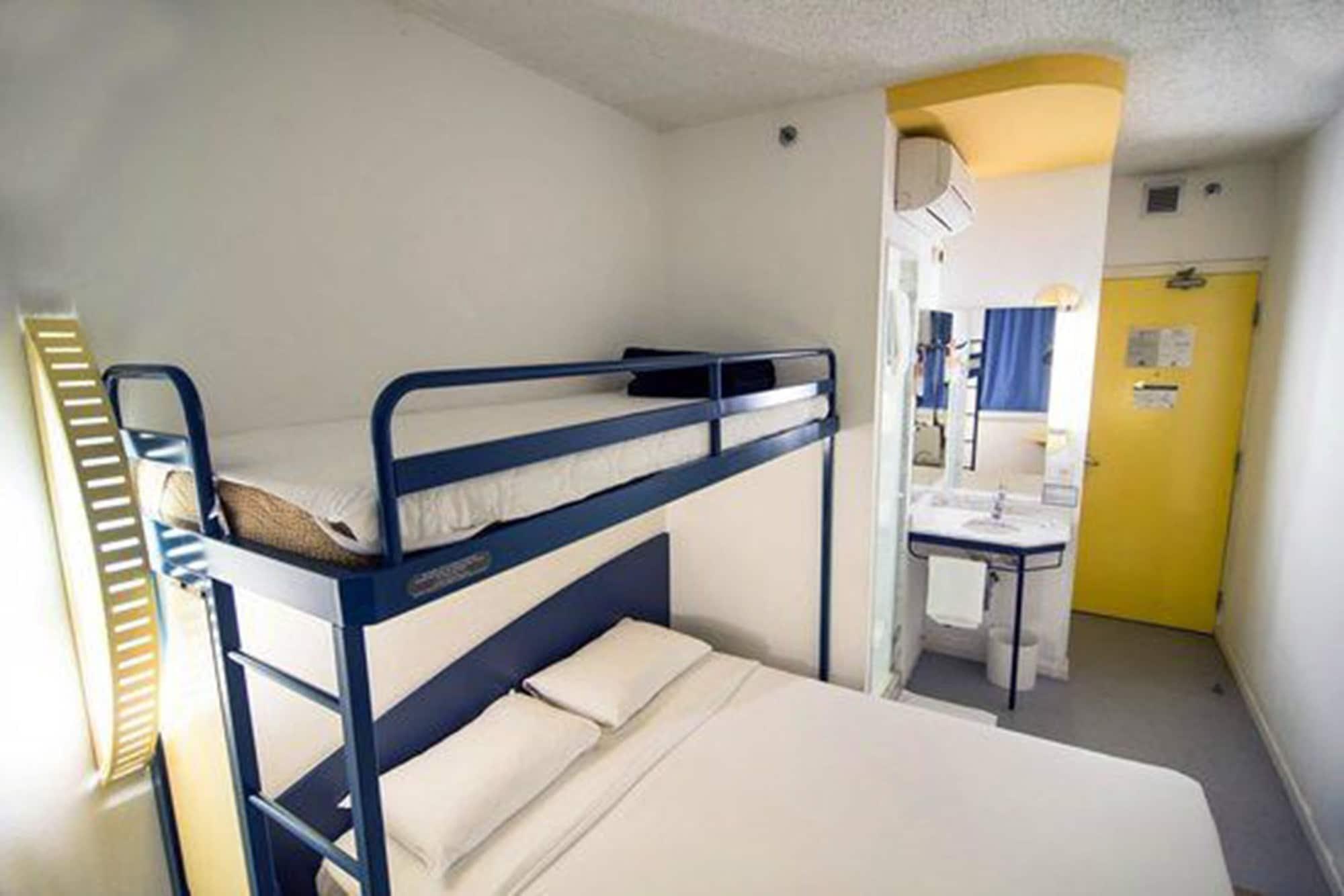Ibis Tambore Barueri Bagian luar foto